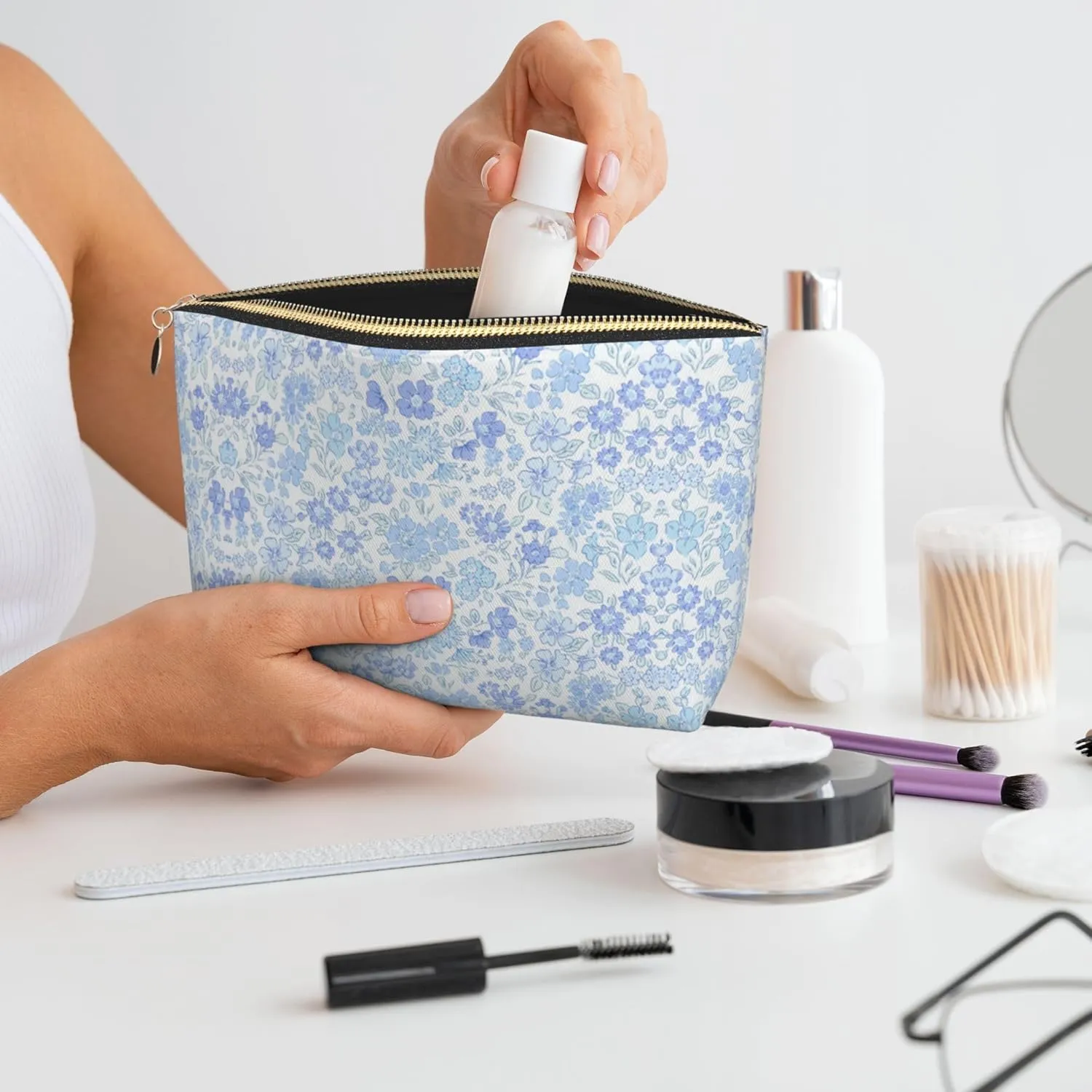 Leather Makeup Bag Travel Cosmetic Bag Small Makeup Bag for Women,Toiletry Bag Accessories Organizer-Blue and White Porcelain