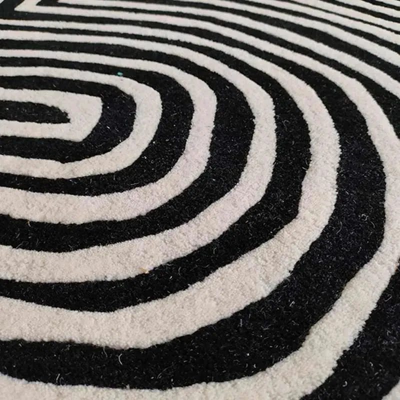 Premium Illusion Woolen Rug | 8 x 5 Feet