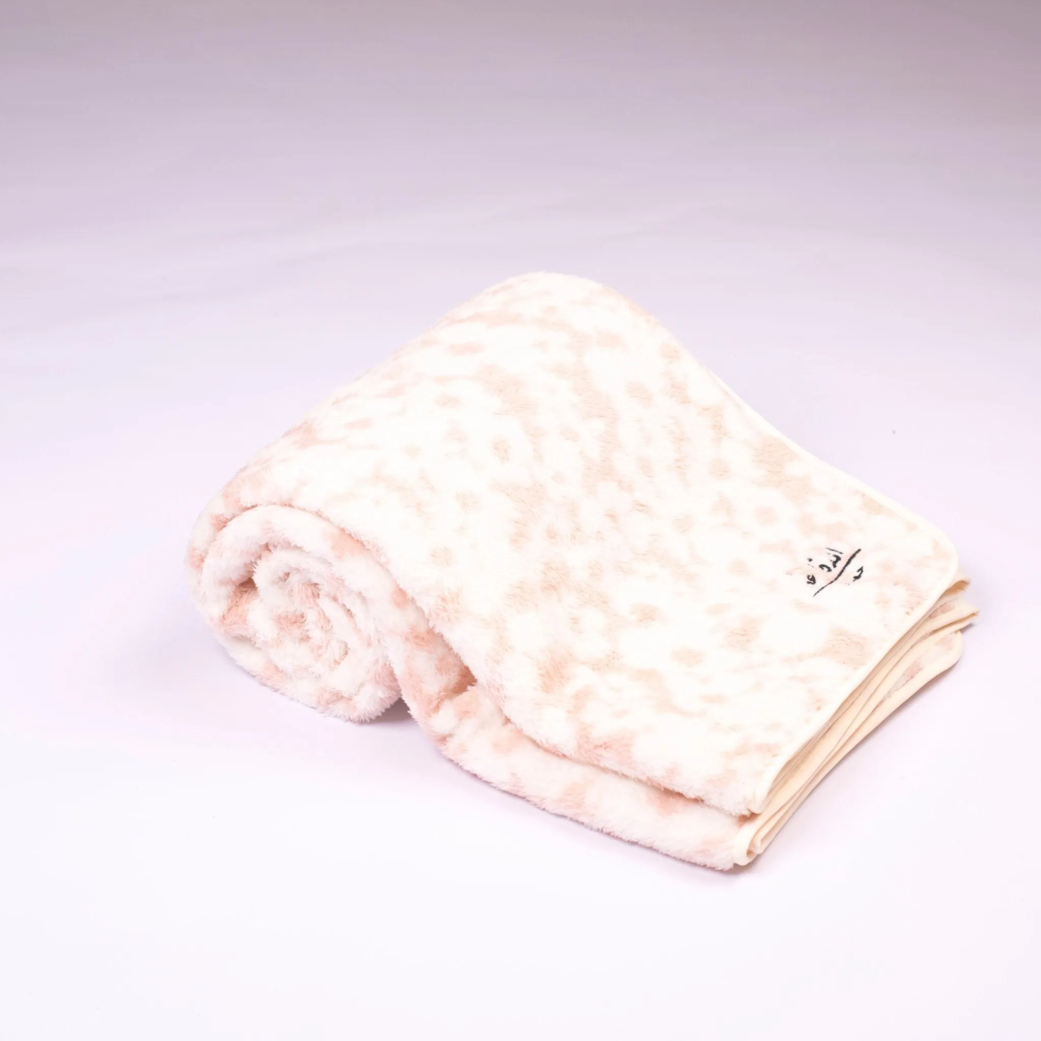 White Pink | El Dafa 3afa Blankets